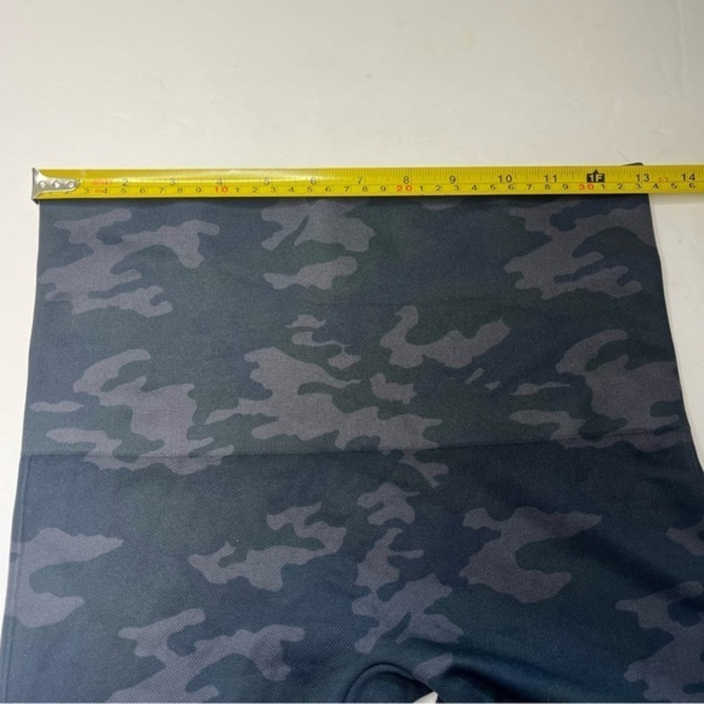 Spanx Eco Care Seamless Leggings Black‎ Camo L - Picture 6 of 12